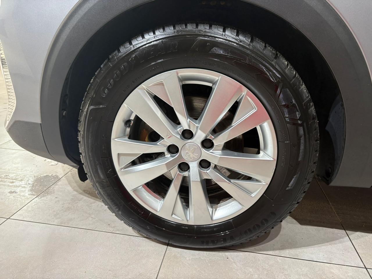Peugeot 3008 BlueHDi 130 S&S EAT8 Active Pack