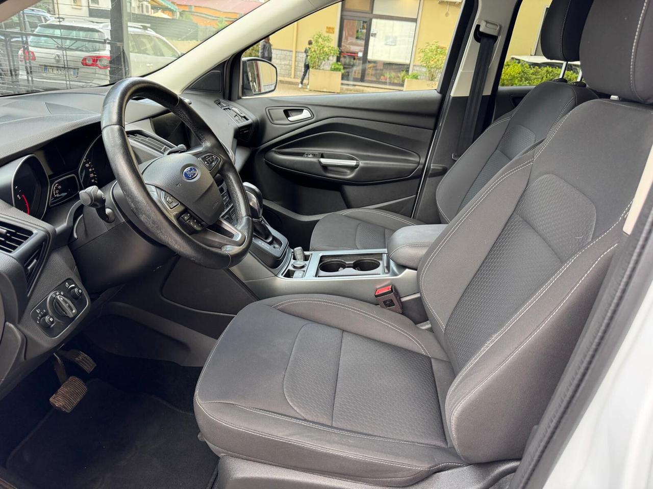 Ford Kuga 1.5 TDCI 120 CV S&S 2WD Powershift Business