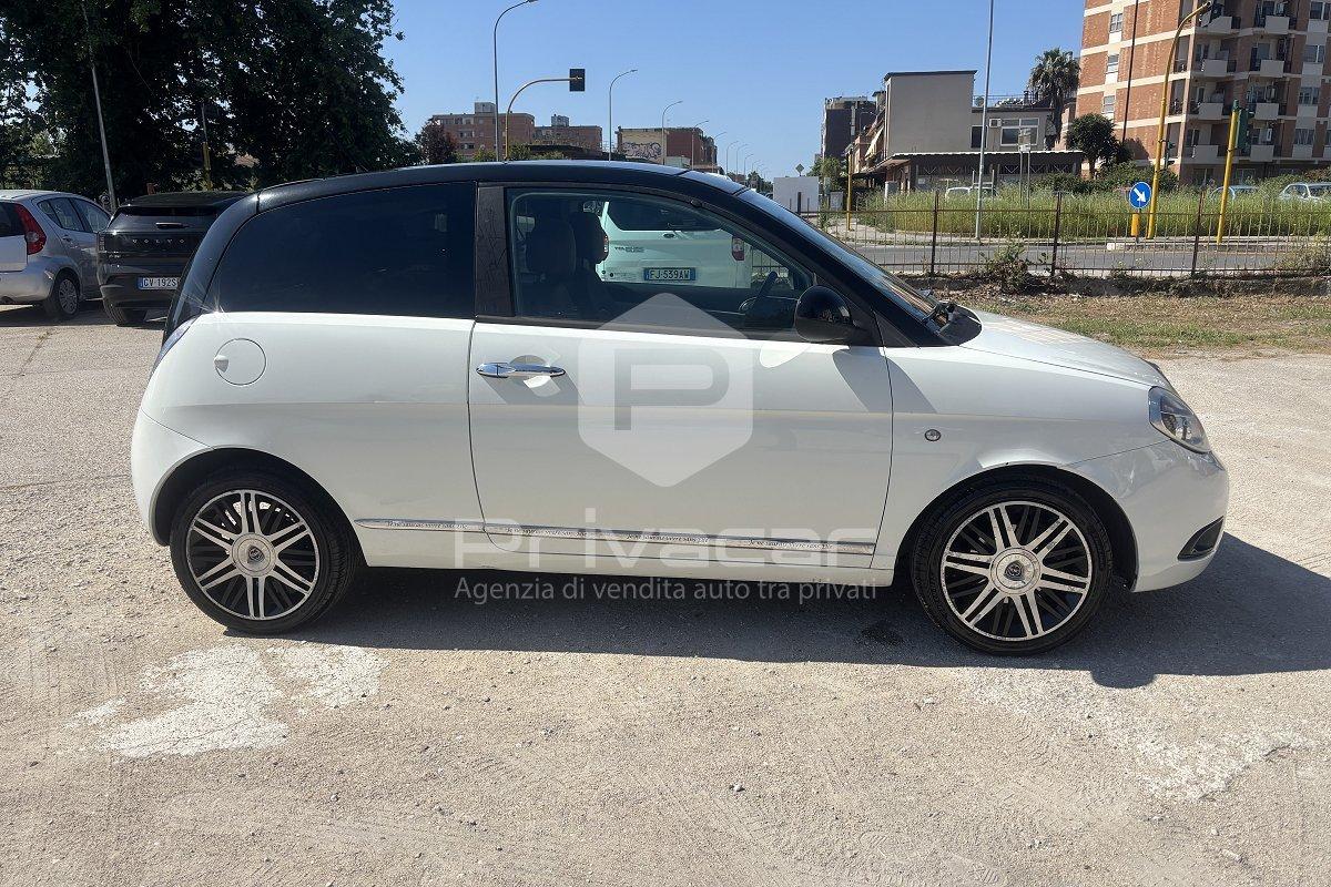 LANCIA Ypsilon 1.3 MJT 75 CV Versus