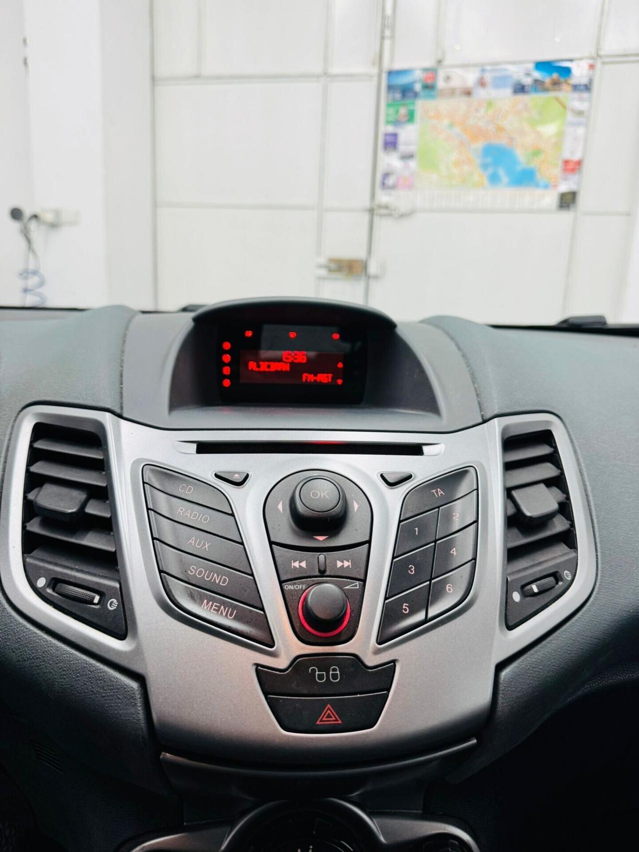 Ford Fiesta 1.4 TDCi 68CV 5 porte Titanium