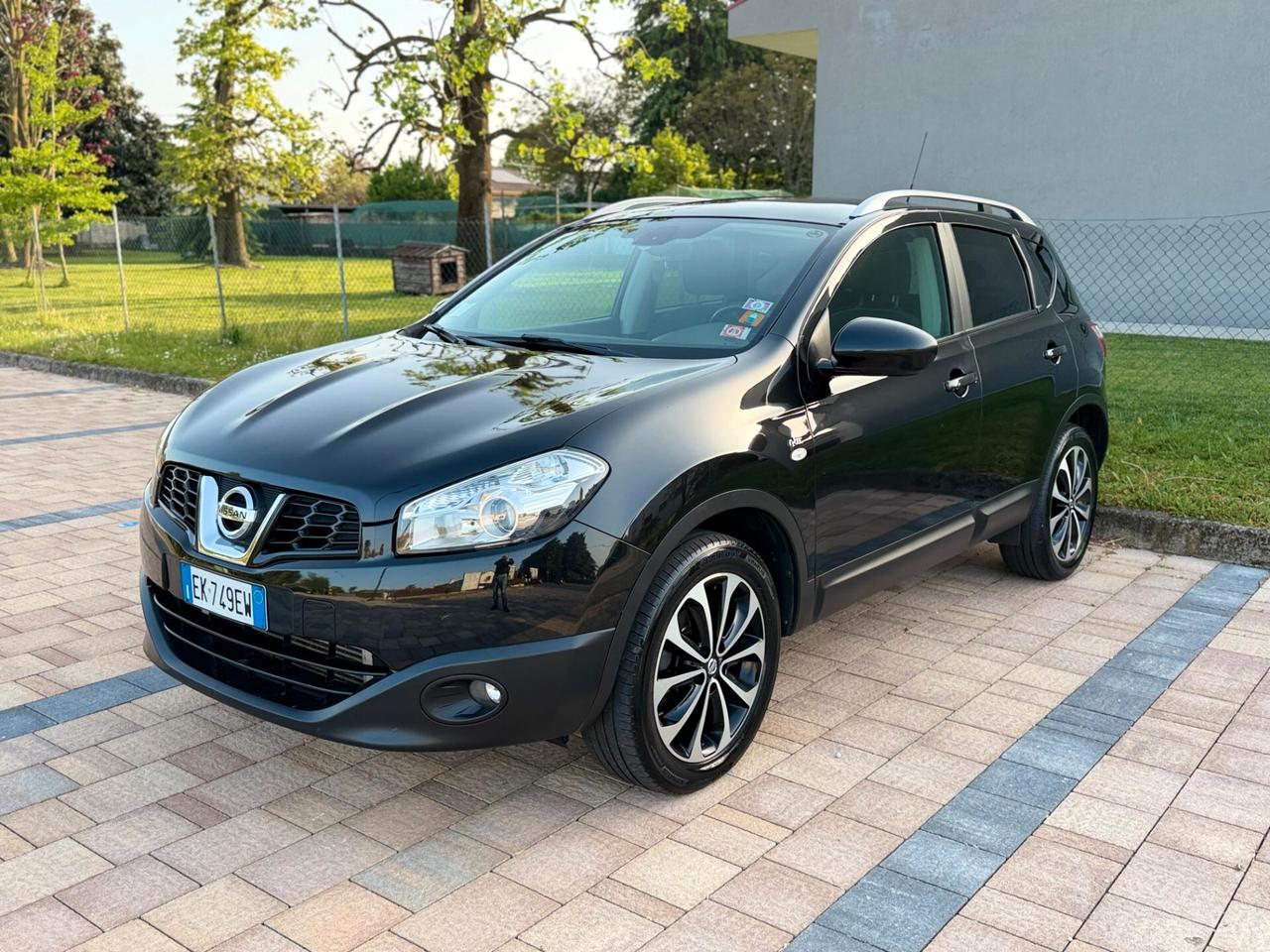 Nissan Qashqai 2.0 dCi DPF 4x4WD aut. Tekna