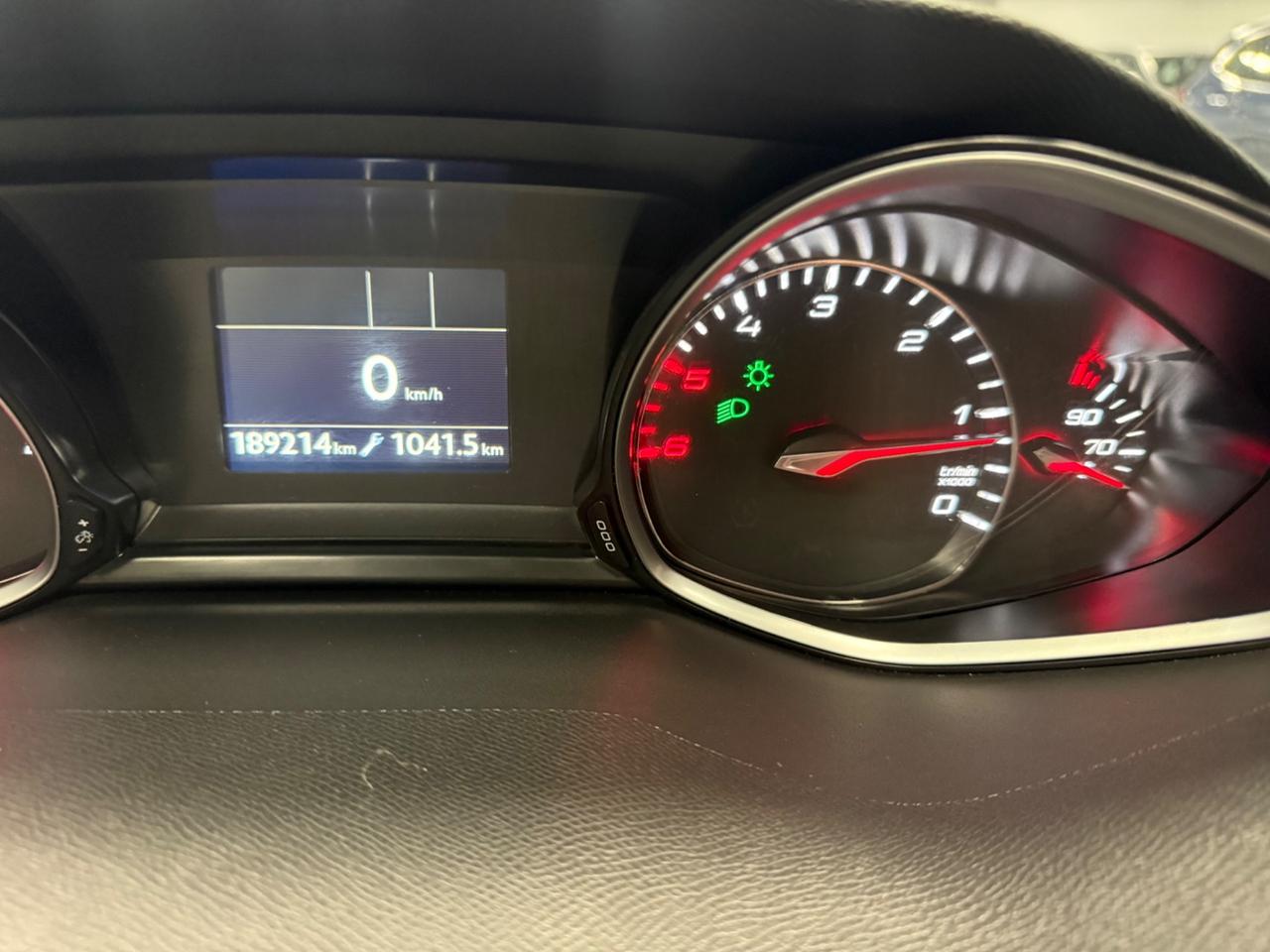 Peugeot 308 BlueHDi 100 S&S Business