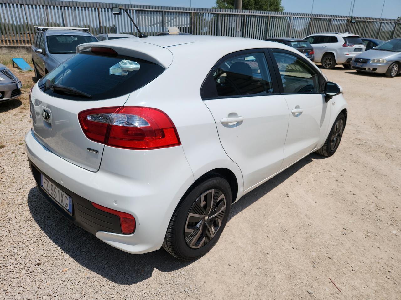 Kia Rio 1.1 CRDi 5p. Cool