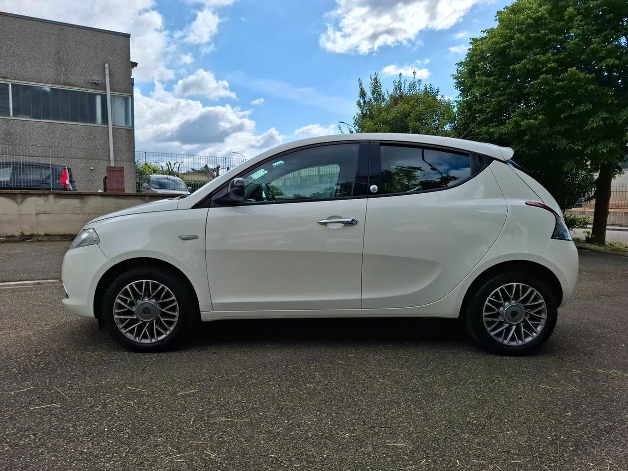 Lancia Ypsilon 1.2 69 CV 5 porte GPL Ecochic Gold