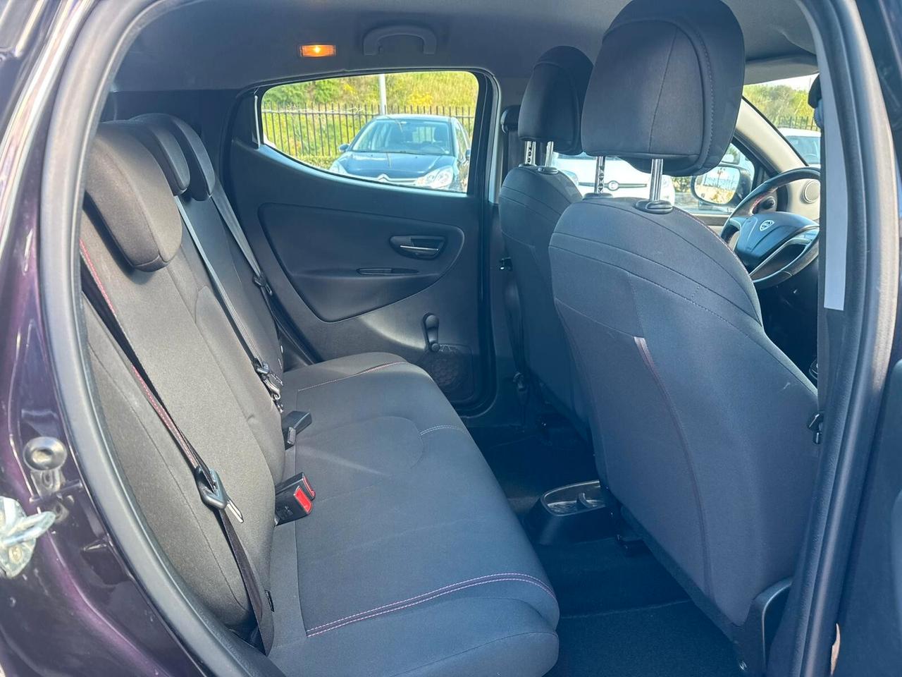 Lancia Ypsilon 1.2 69 CV 5 porte S&S Elefantino