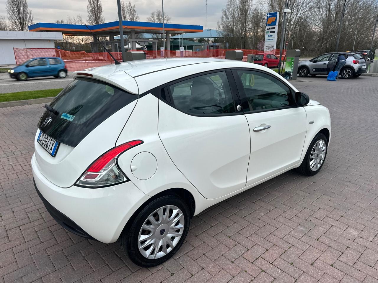 Lancia Ypsilon 1.2 GPL Ecochic Possibile Permuta e Finanziamento