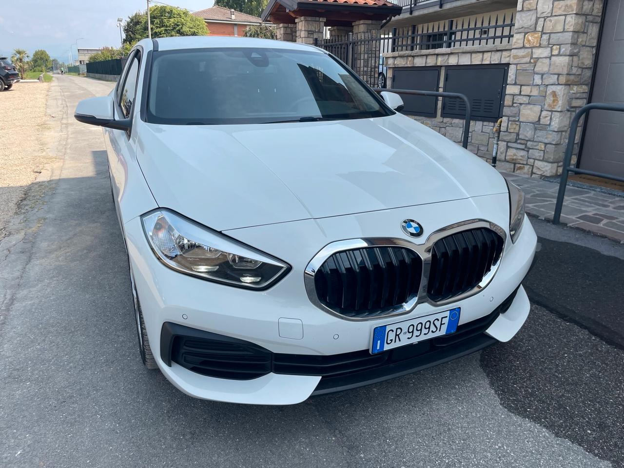 Bmw 116d Business Advantage Automatica OK Neopatentato