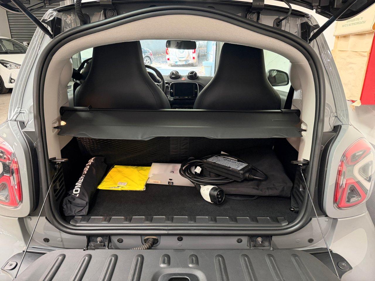 Smart fortwo eq racingrey 22kW