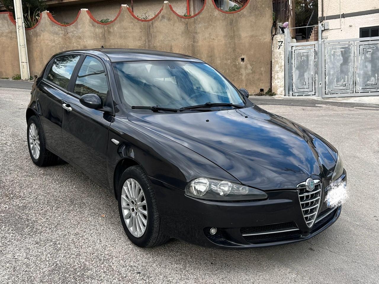 Alfa Romeo 147 1.9 JTD (120) 5 porte Distinctive