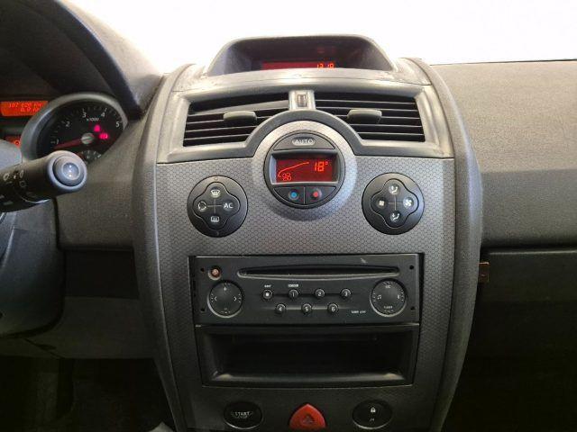 RENAULT Megane Mégane 1.6 16V 5p. - NEOP. - Lim. - Clima