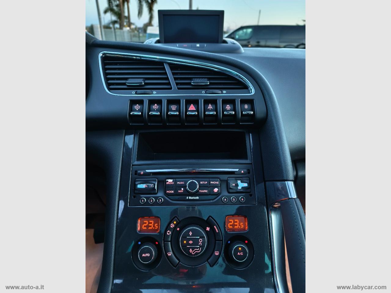 PEUGEOT 3008 1.6 HDi 115 CV Allure