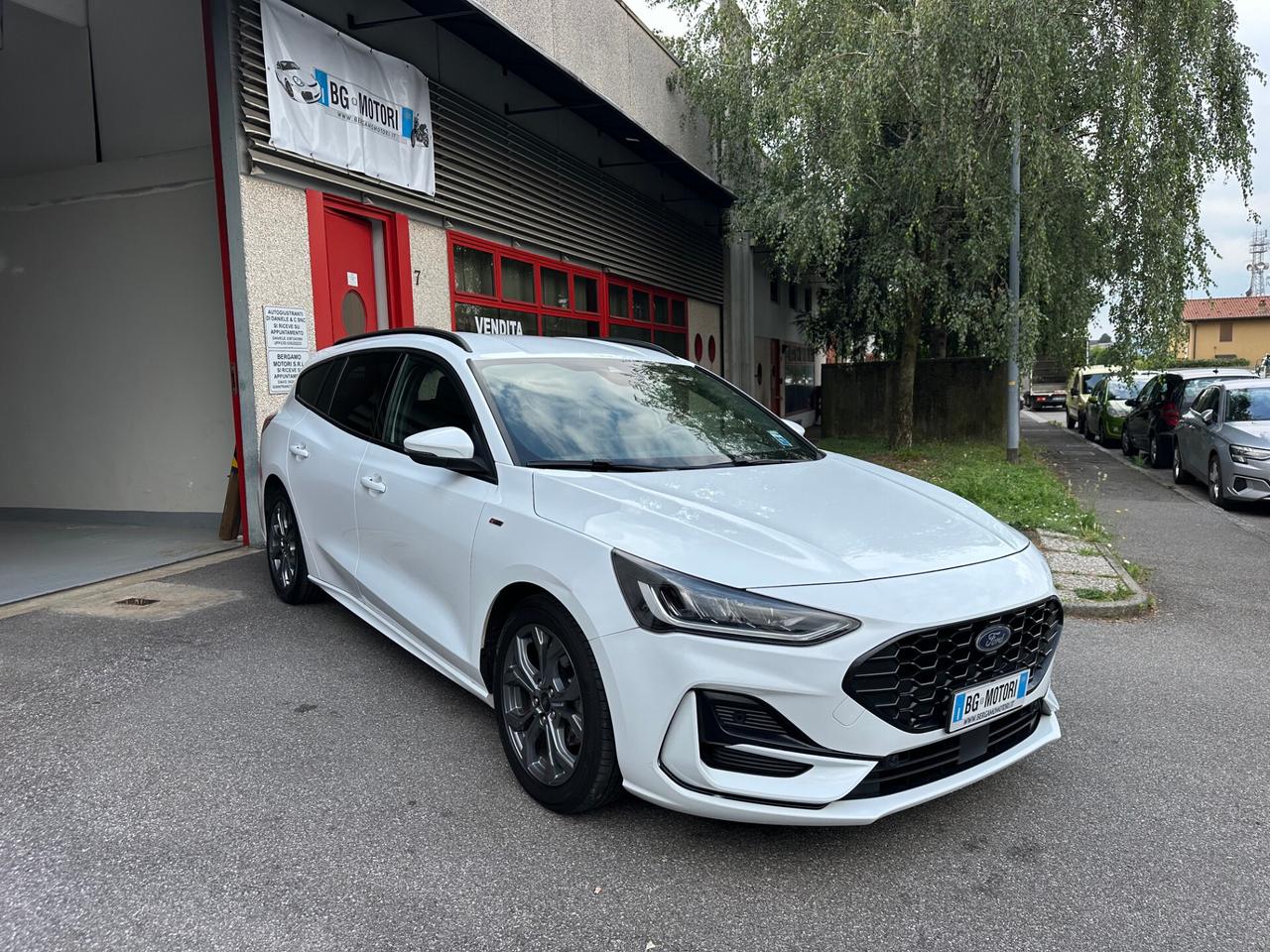 Ford Focus SW 1.0 ecoboost hybrid ST-Line 125cv ok neopat.