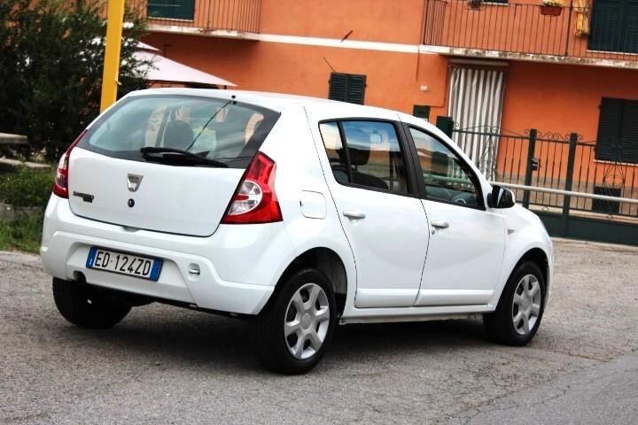 Dacia Sandero 1.2 16V Lauréate NEOPATENTATI CLIMATIZZATA PNEUMATICI MICHELINE ALPIN