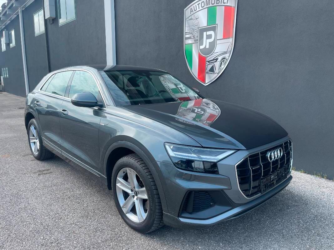 Audi Q8 45 3.0 tdi mhev tiptronic