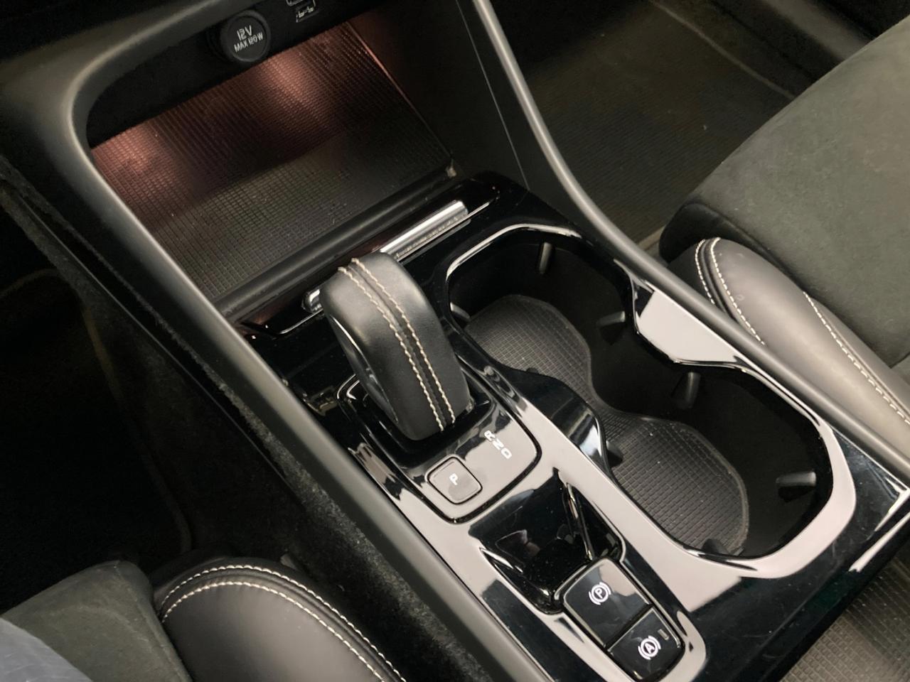 VOLVO XC40 1.5 t5 phev R-design auto