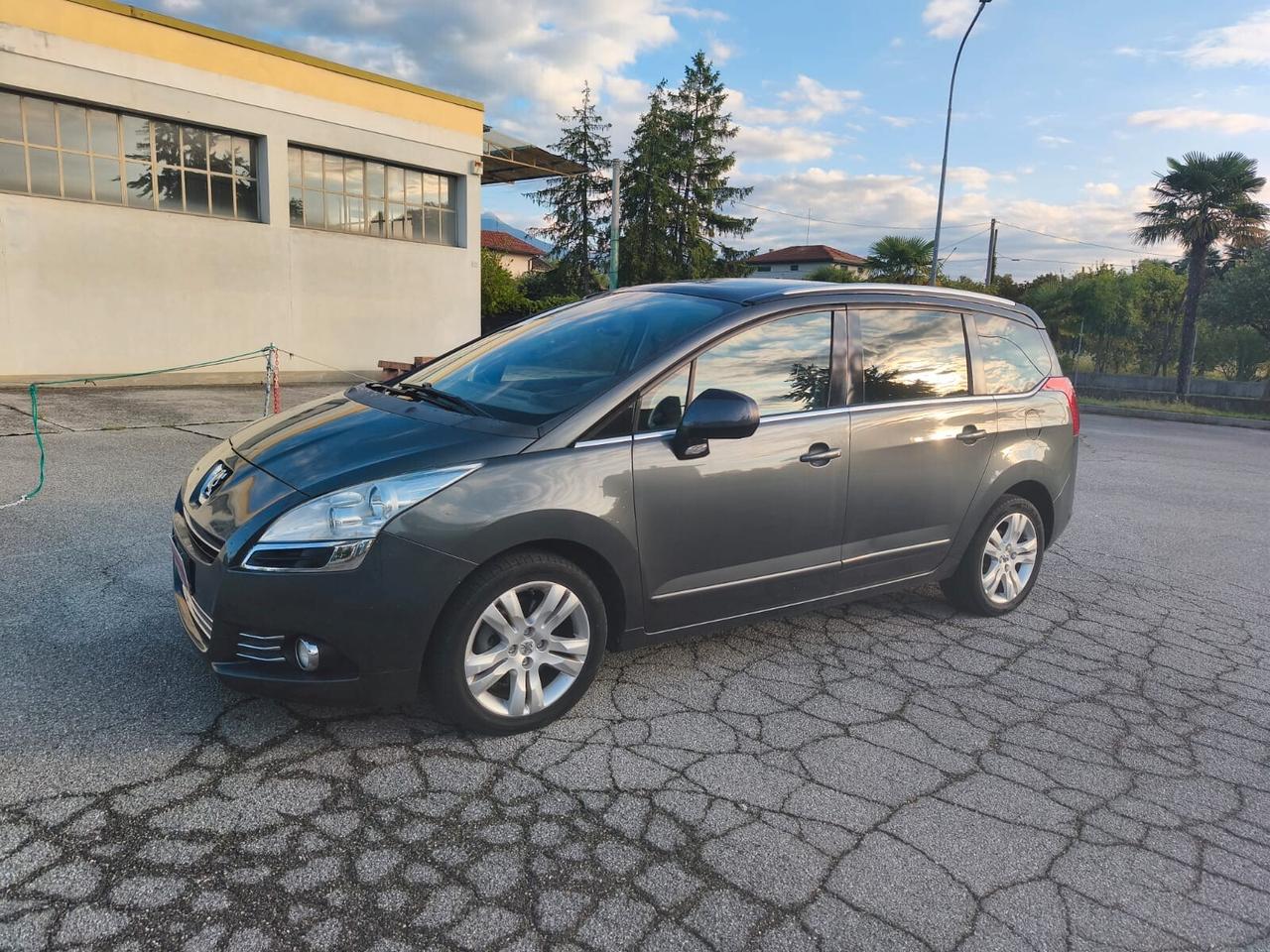 Peugeot 5008 1.6 THP 156CV Féline (Accetto Permute)