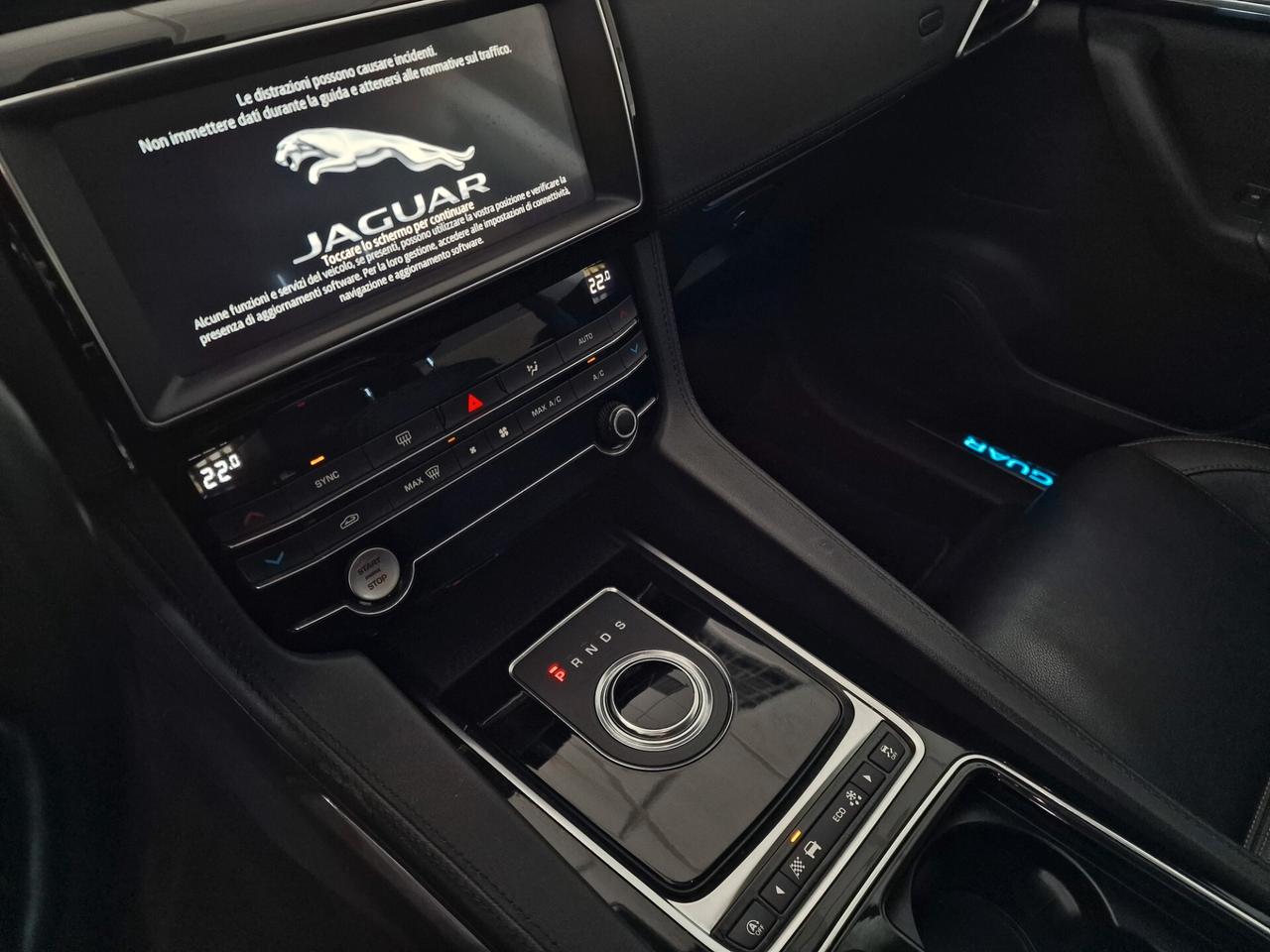 Jaguar F-Pace 2.0 D 180 CV 4x4