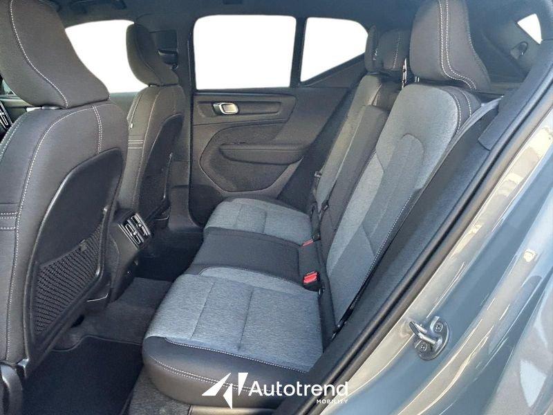 Volvo XC40 B3 163+14 CV Automatico LED Core