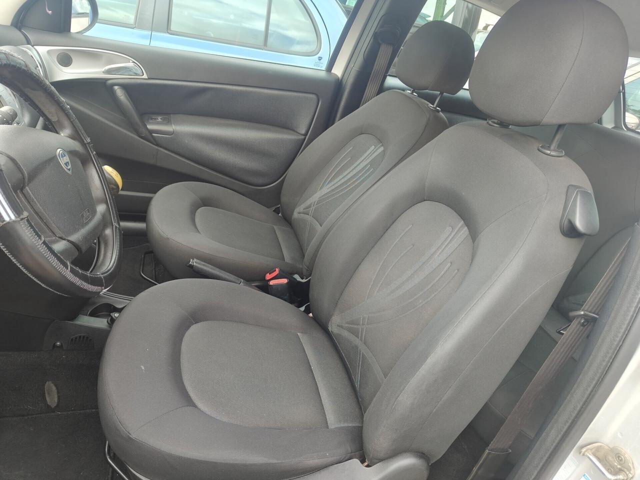 Lancia Ypsilon 1.2 Silver