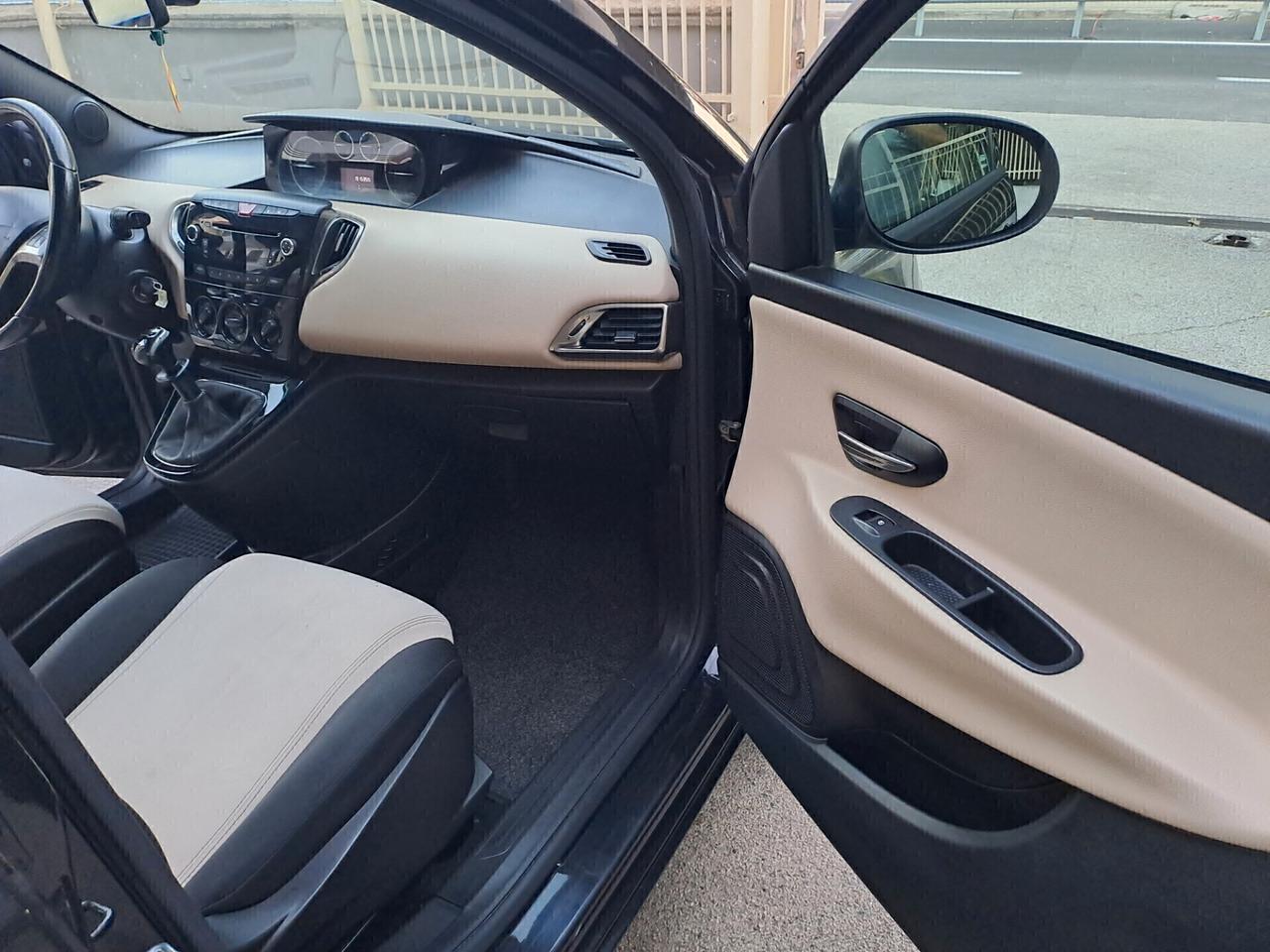 Lancia Ypsilon 0.9 TwinAir 85 CV 5 porte Metano Ecochic Gold