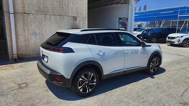 Peugeot 2008 motore elettrico 136 CV Allure Pack