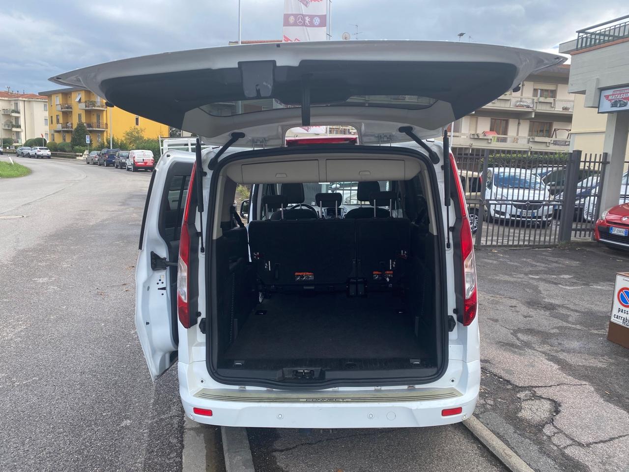 Ford Tourneo Connect 1.5 TDCi 120 CV Powershift Titanium