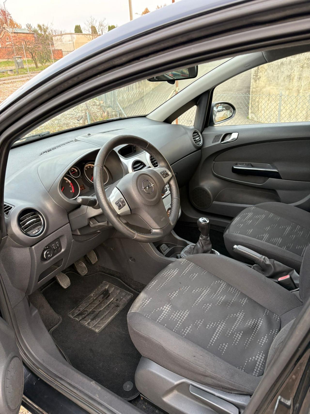 Opel Corsa 1.2 5 porte Cosmo - Ok Neopatentato