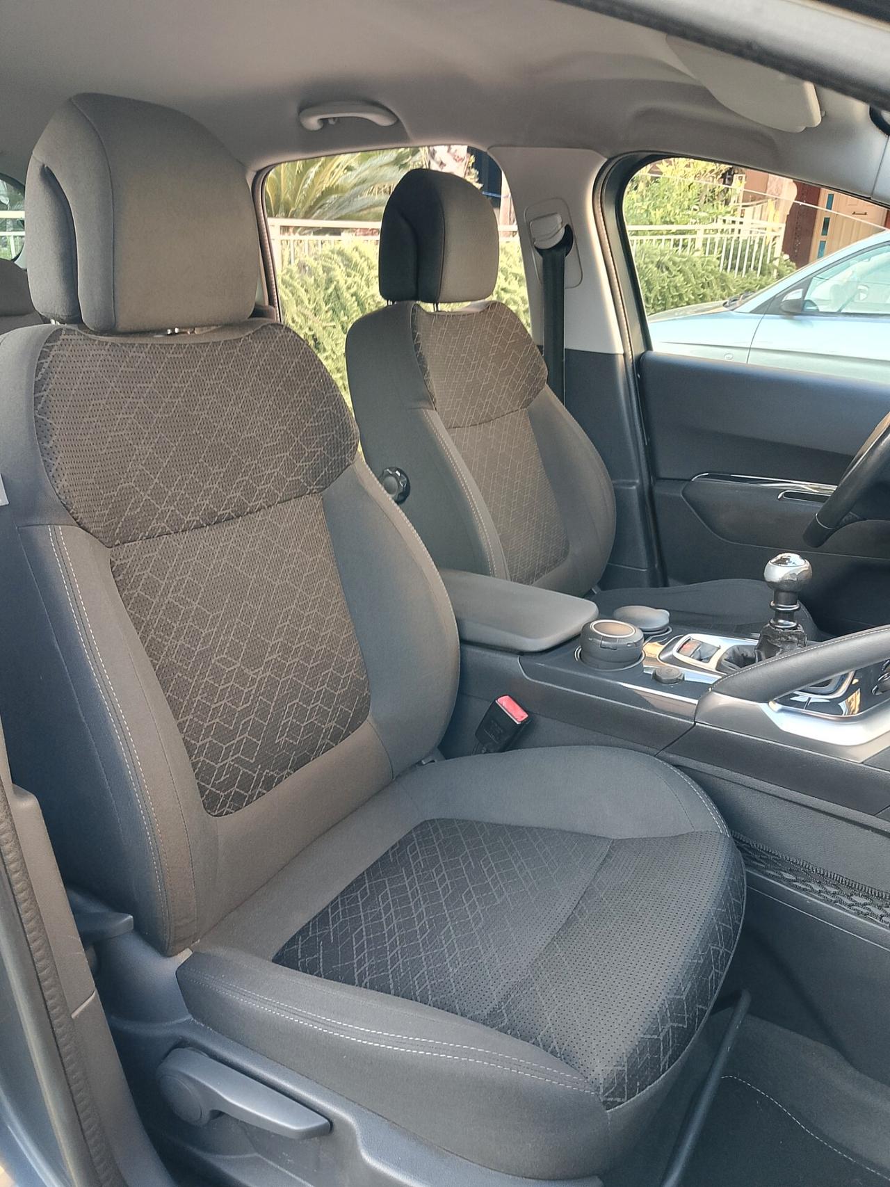 Peugeot 3008 1.6 HDi 115CV Allure