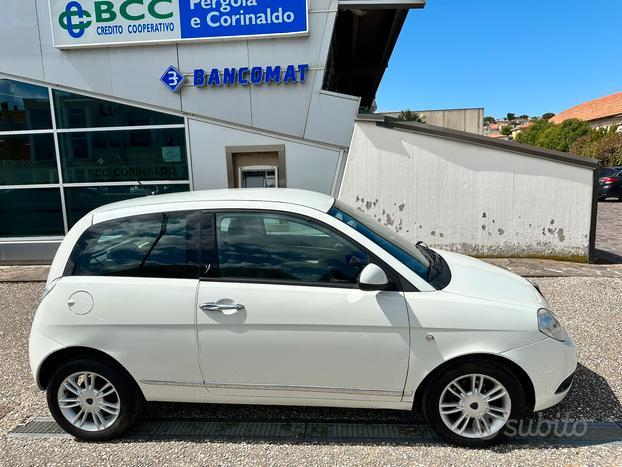 Lancia y 1.2 benzina con impianto metano