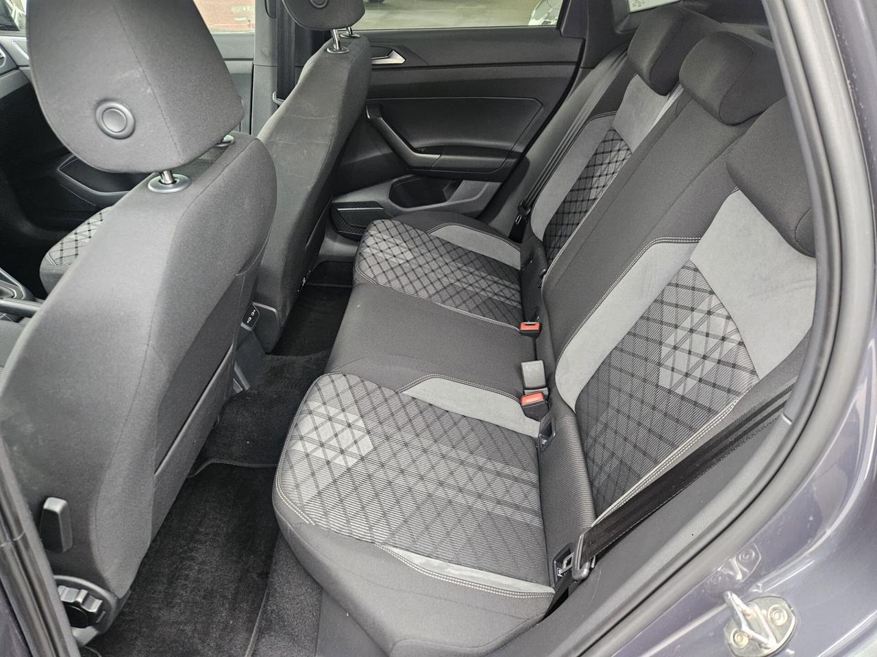 Volkswagen Polo 1.0 TSI DSG R-Line