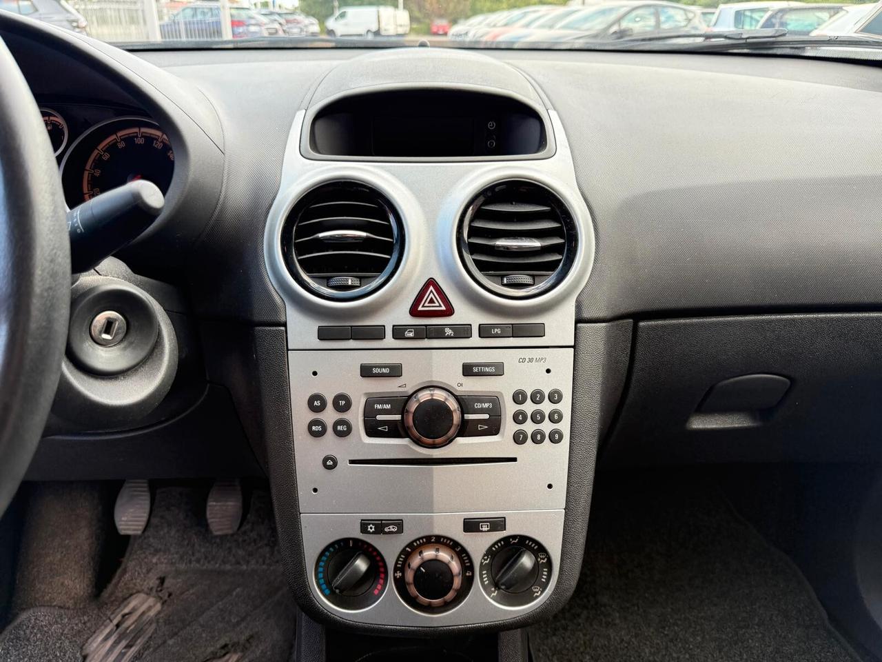 Opel Corsa 1.2 85CV 5 porte GPL-OK NEOPATENTATI