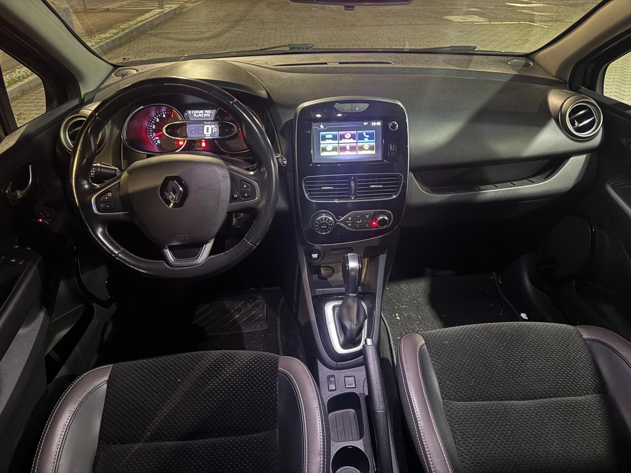 Renault Clio 5 Porte Clio 1.5 dci energy Intens 90cv edc **NEOPATENTATI**