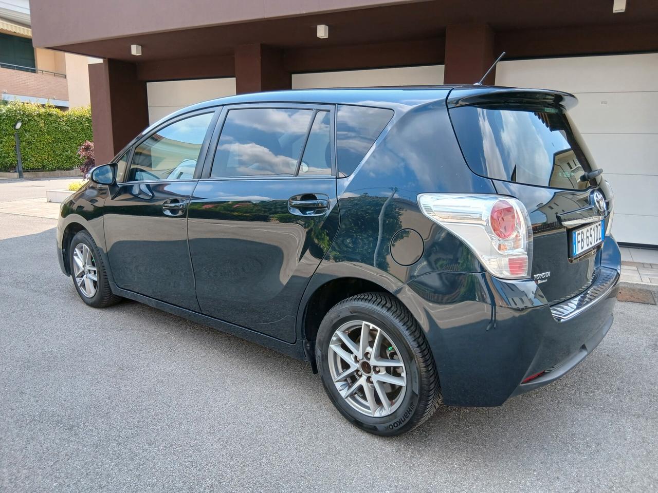 Toyota Verso 1.6 D-4D Business tua a € 185 mese