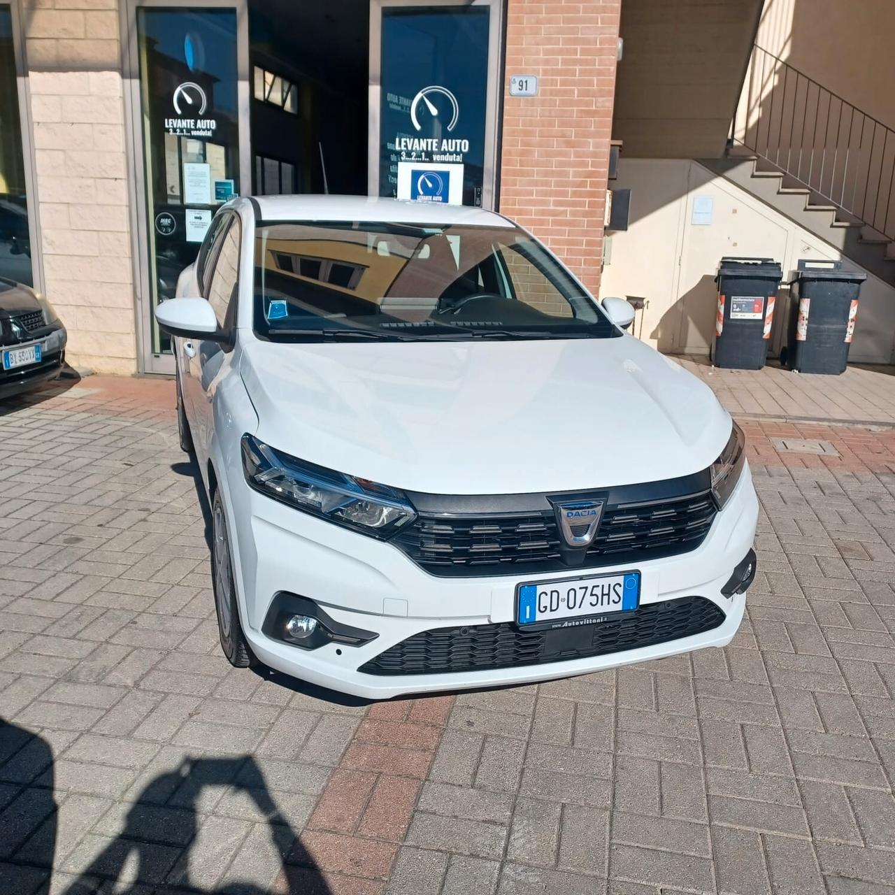 46.883KM COME NUOVA SANDERO 1.0 NEOPATENTATI