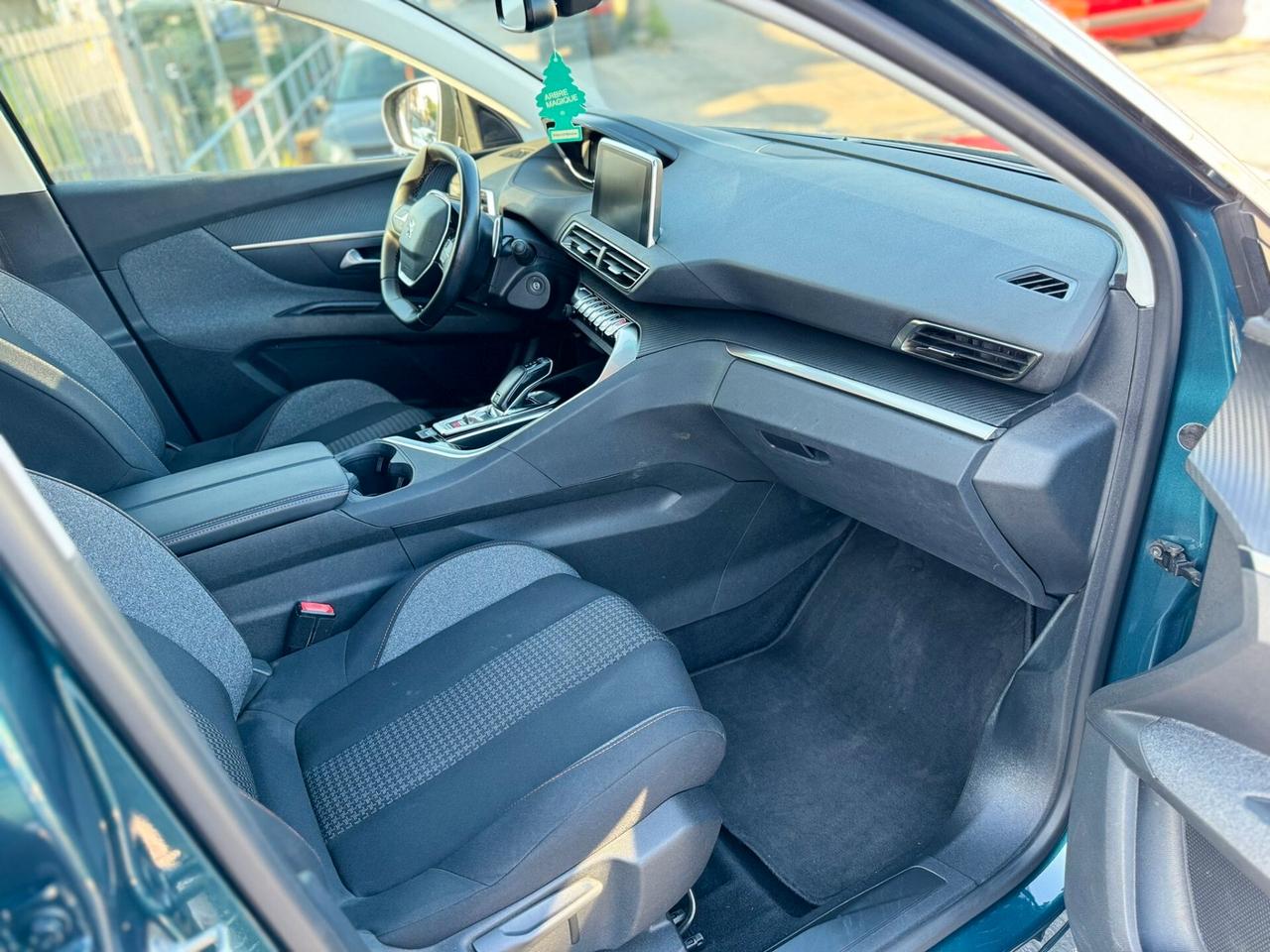 Peugeot 5008 1.5 Diesel 130cv EAT8 Active garanzia 12 mesi possibilita di finanziamento in sede