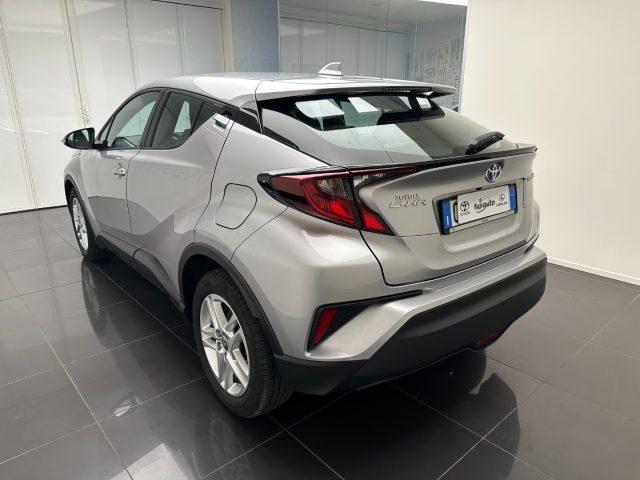 TOYOTA C-HR 1.8 Hybrid E-CVT Business