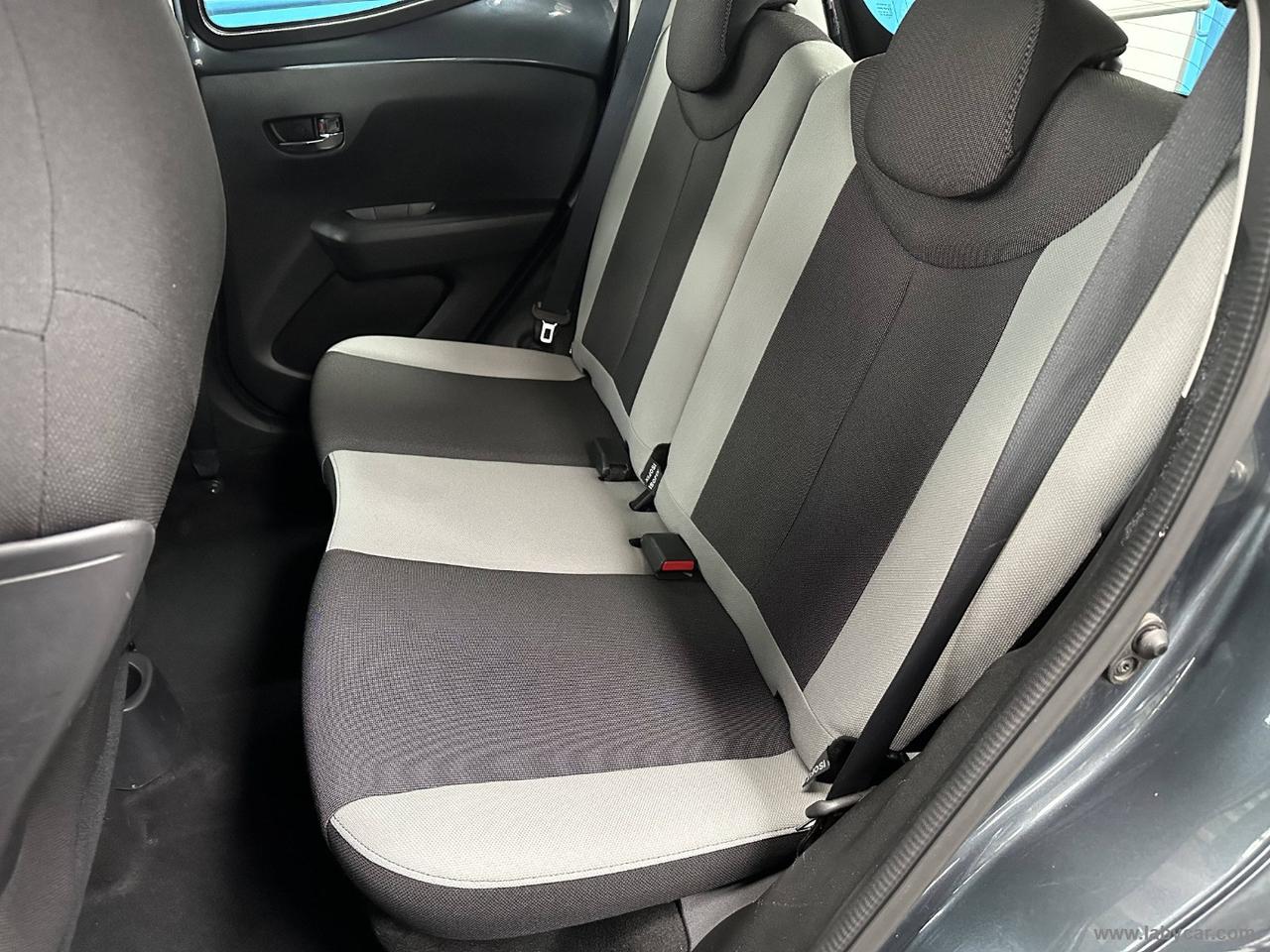 TOYOTA Aygo 1.0 VVT-i 69 CV 5p. x-play MMT