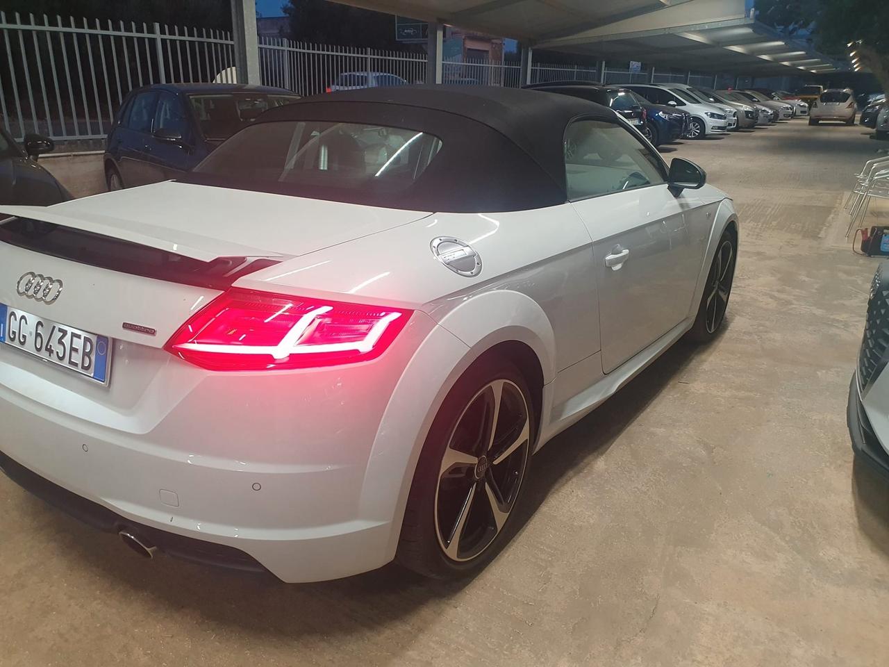 Audi TT Roadster 2.0 TFSI S line