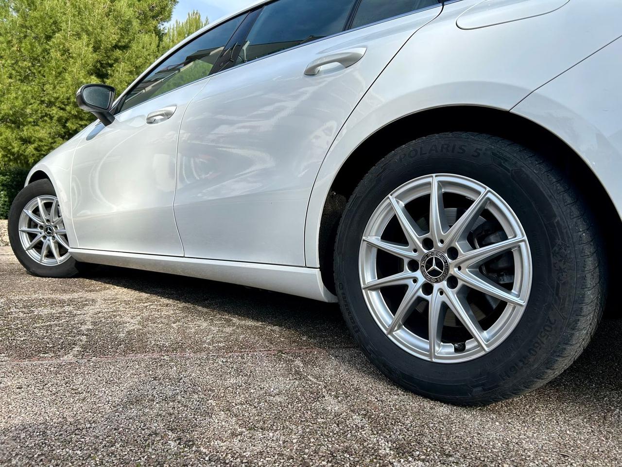 Mercedes-Benz CLA 180 D Business #8926