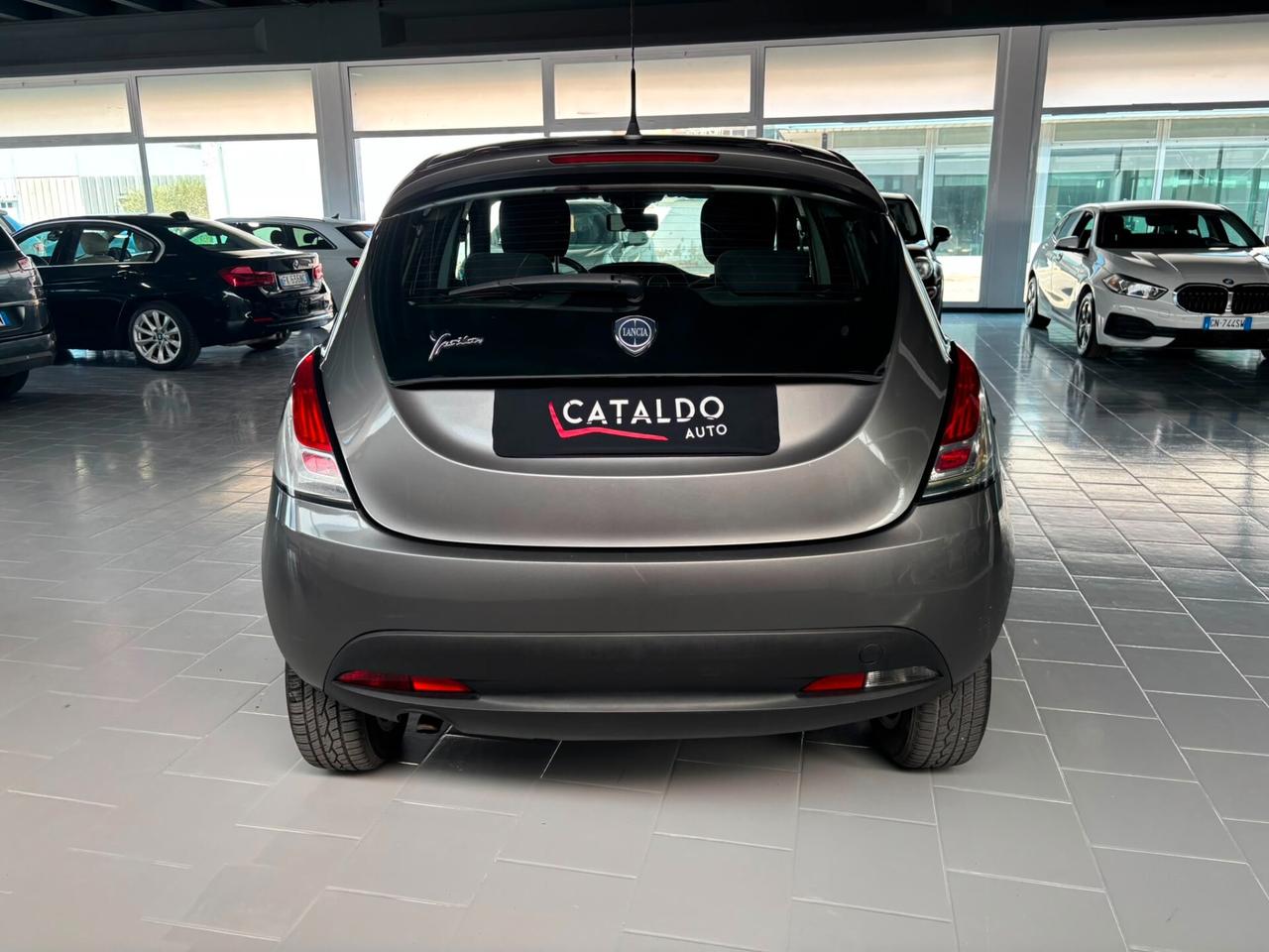 Lancia Ypsilon 0.9 TwinAir 85 CV 5 porte Metano Ecochic Gold