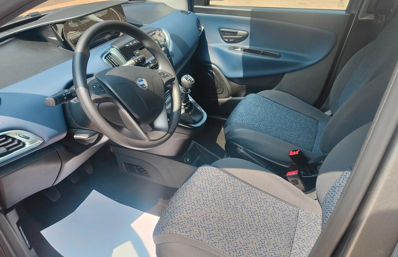 Lancia Ypsilon 1.0 Hybrid Oro