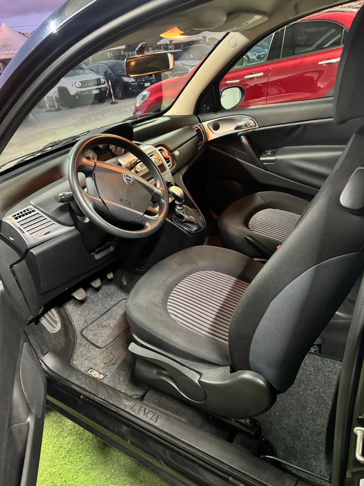 Lancia Ypsilon 1.2 modamilano