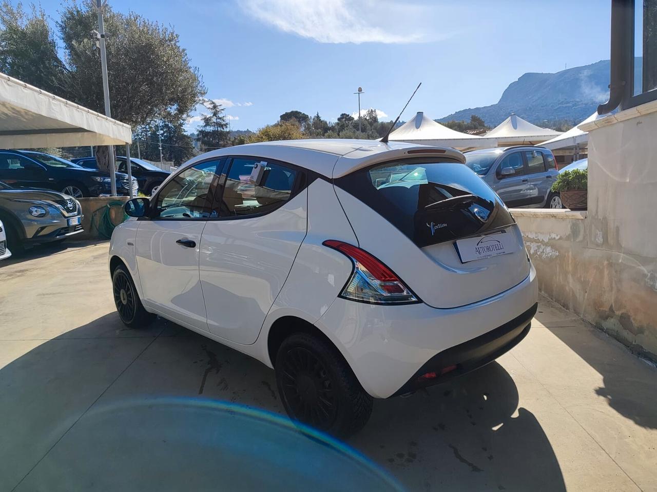 Lancia Ypsilon 1.2 69 CV 5 porte S&S Elefantino Blu