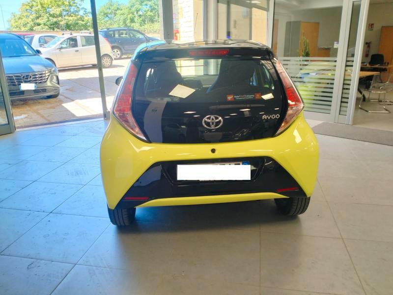 Toyota Aygo 5 Porte Aygo 5p 1.0 x-wave m-mt my15