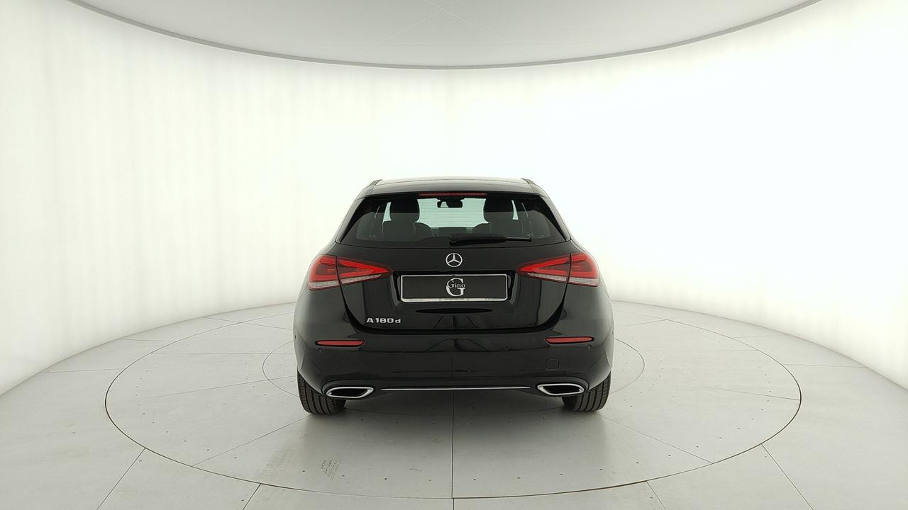 Mercedes-Benz Classe A - W177 2018 - A 180 d Sport auto