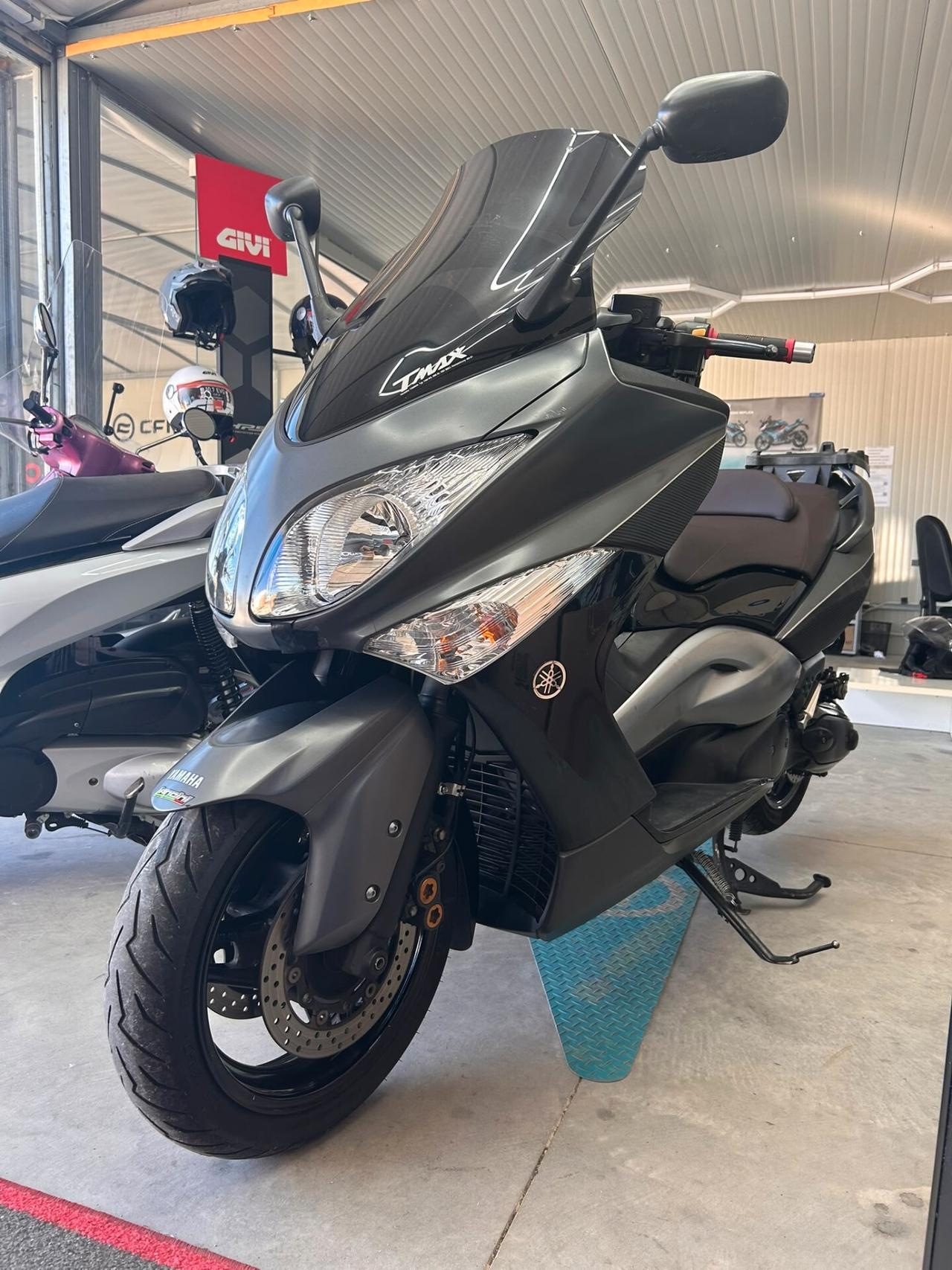 Yamaha T Max 500