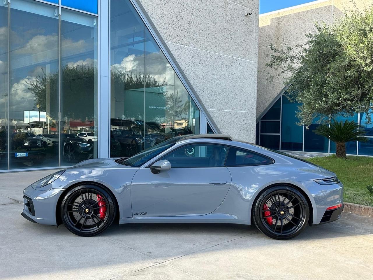 Porsche 992 Carrera GTS possibilità noleggio no scoring