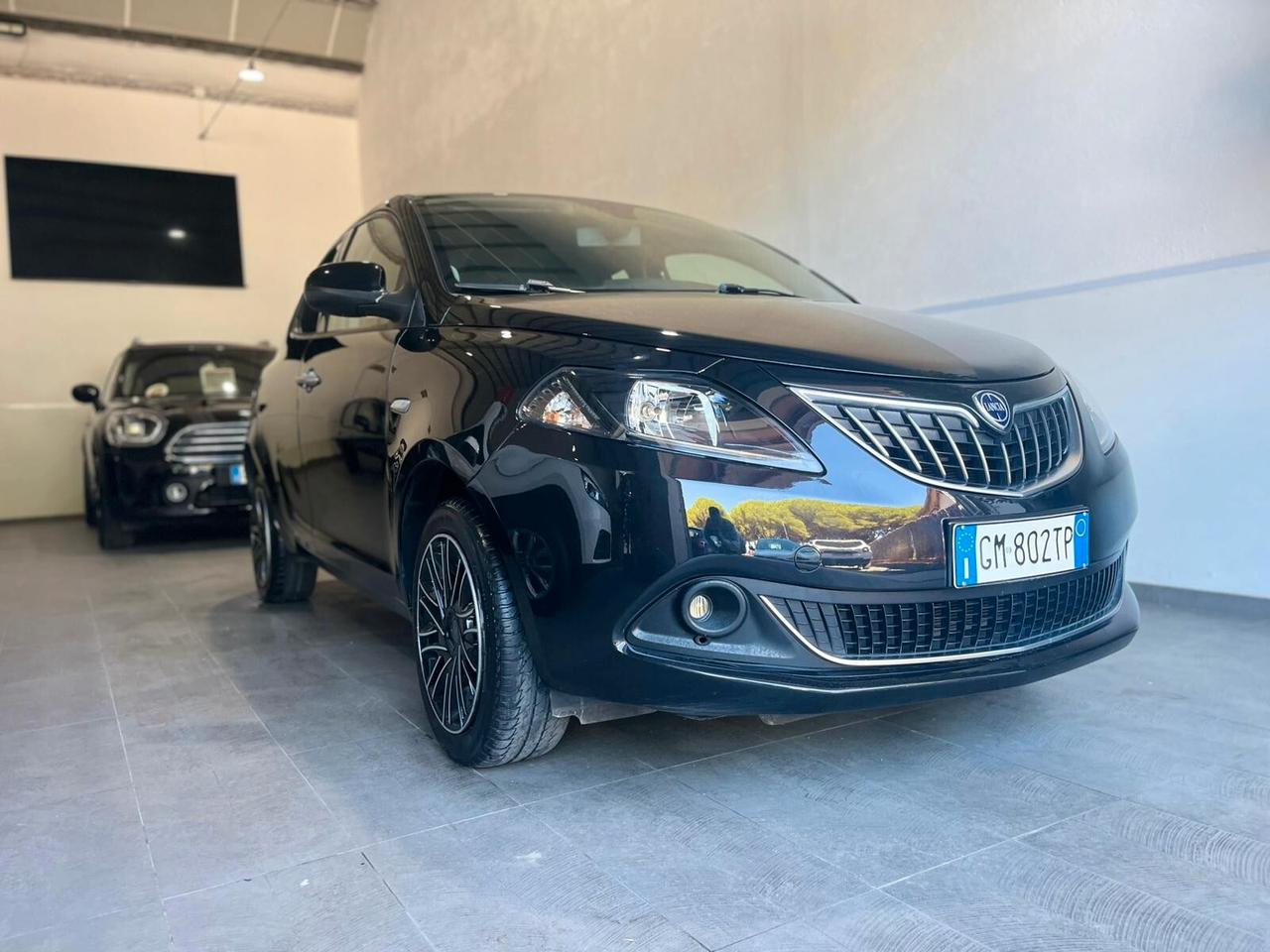 LANCIA YPSILON 1.0 FIREFLY 5 porte Hybrid *GOLD* 2/2023 37MILAKM