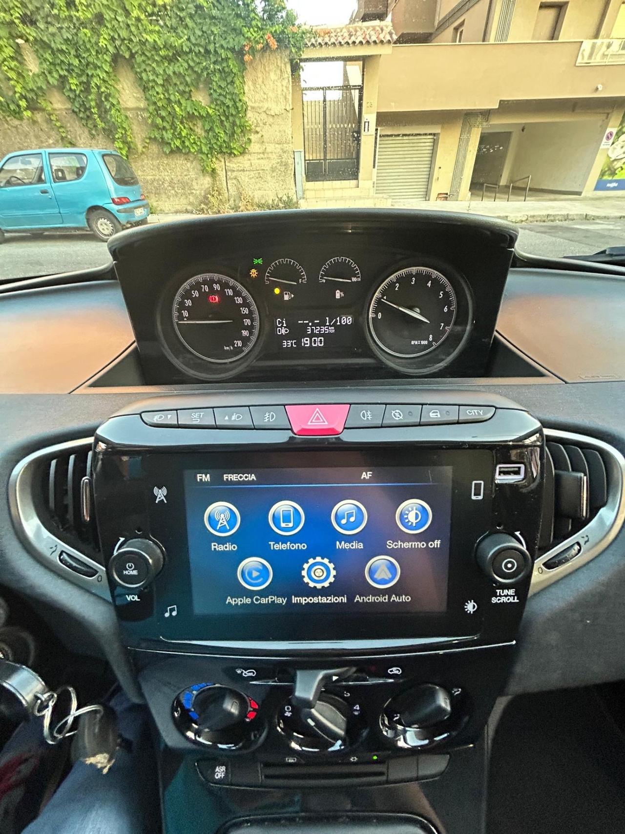 Lancia Ypsilon 1.0 FireFly 5 porte S&S Hybrid Ecochic A. Ferretti
