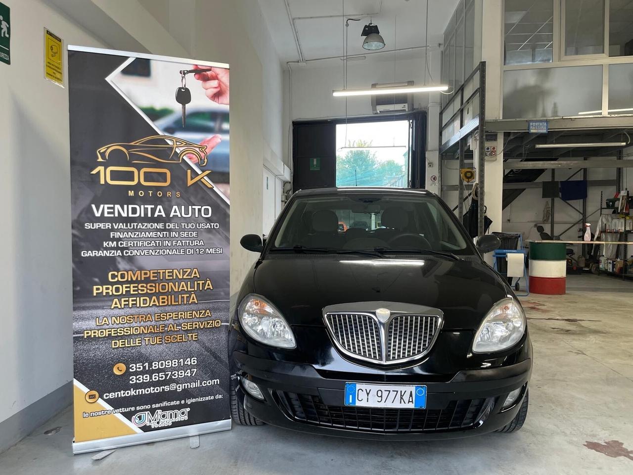 Lancia Ypsilon 1.2 16V Oro